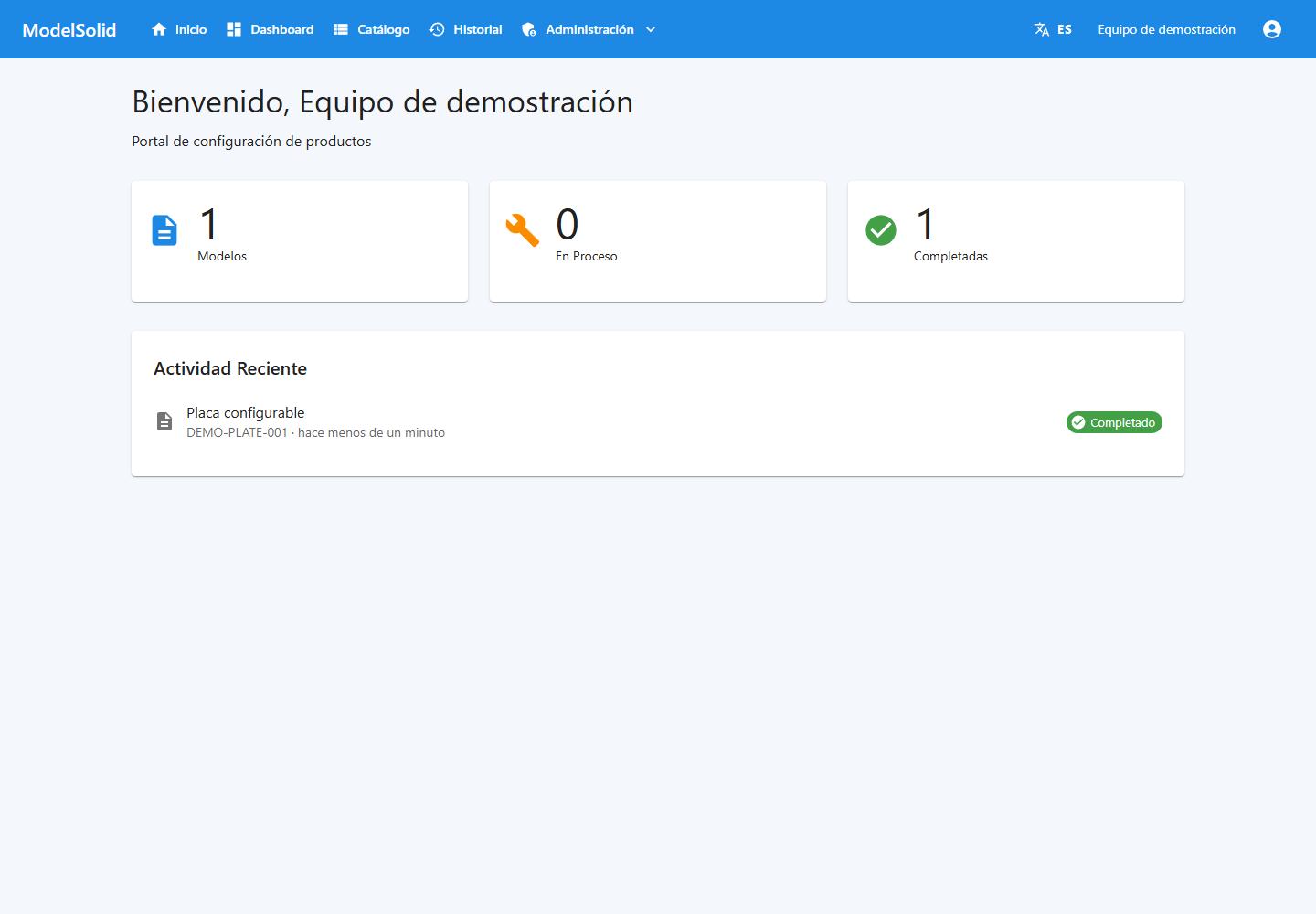 Dashboard del portal: resumen de solicitudes. El Admin de escritorio y Capture son aplicaciones separadas.